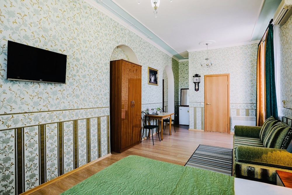 Family Room photo 2