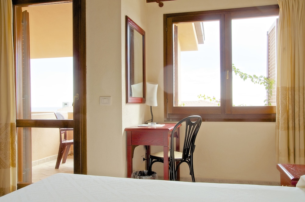 Standard Double Room - Photo 4