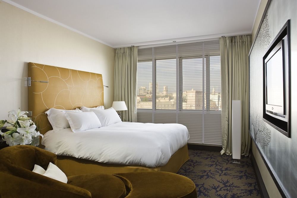 Luxury Room, 1 King Bed (Old Port View, Spa and Gym Access) photo 2