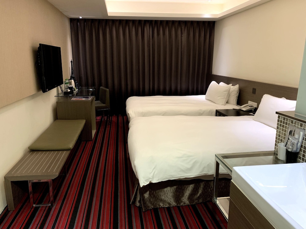 Economy Double or Twin Room, Corner photo 3