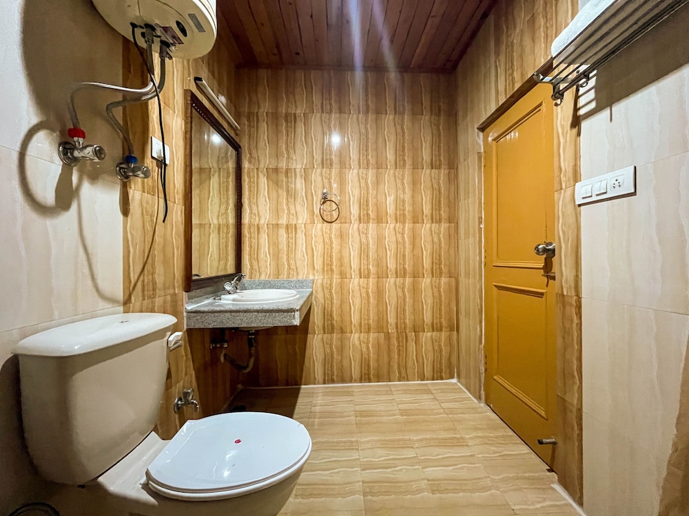 Premium Room - Photo 7