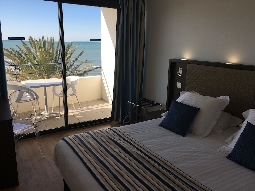 Double Room with Balcony, sea View . Superior floor photo 3