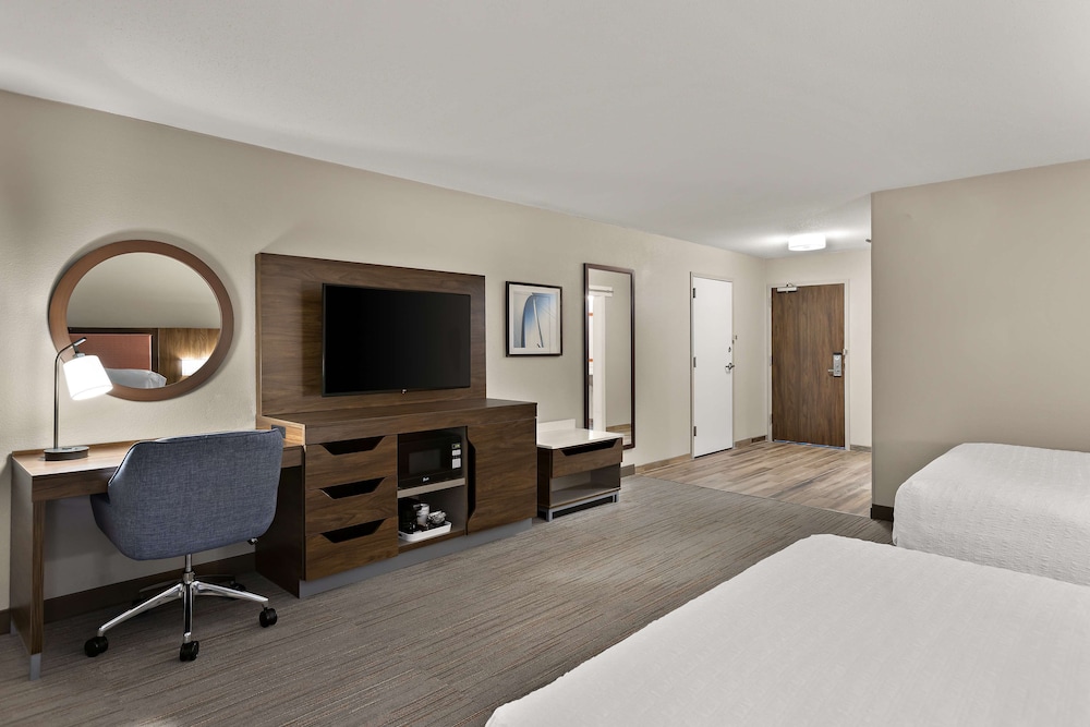 Room, 2 Queen Beds, Accessible, Non Smoking photo 3