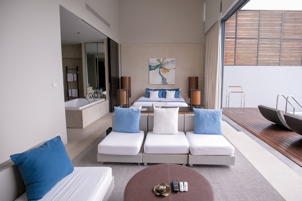 1-Bedroom Sky Pool Villa - Photo 3