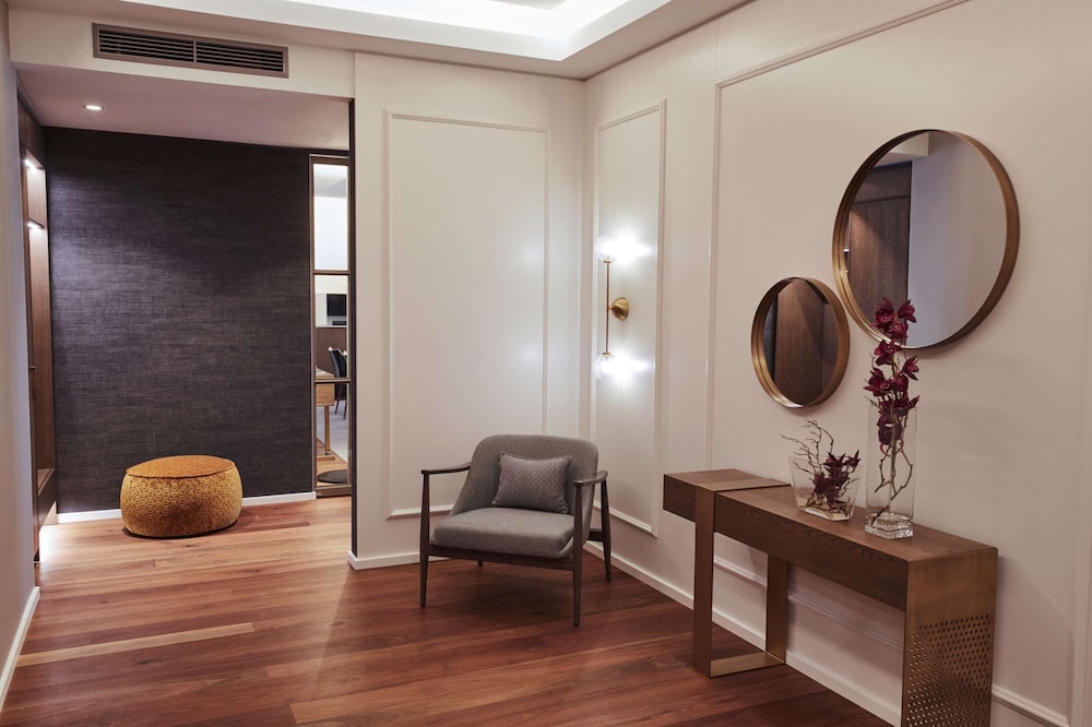 Deluxe Room - Photo 11