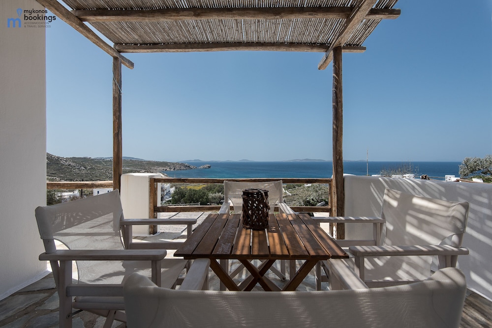 Split Level Apartment with Sea View