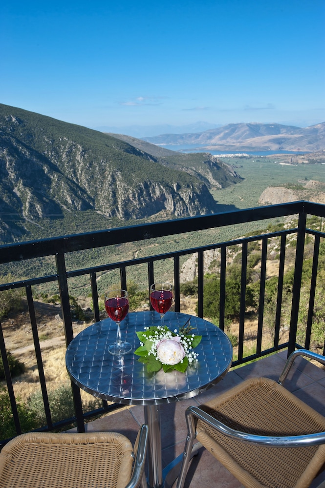 Double or Twin Room (Gorge View) - Photo 4