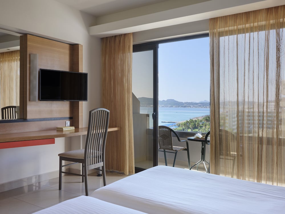 Double Room, Partial Sea View photo 1