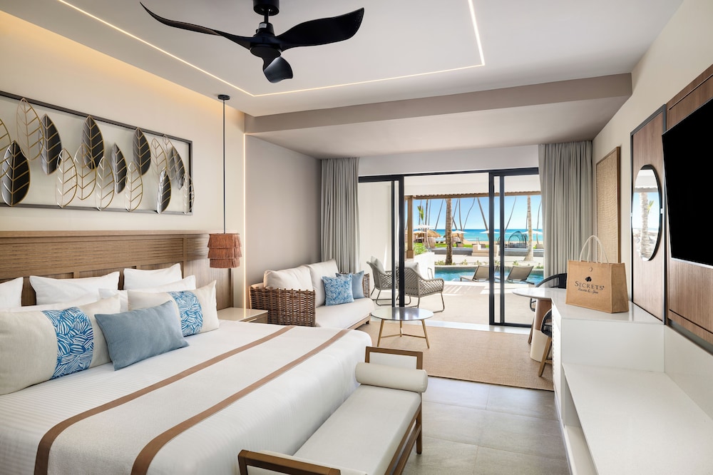 Preferred Club Jr Suite Ocean View King - Photo 1