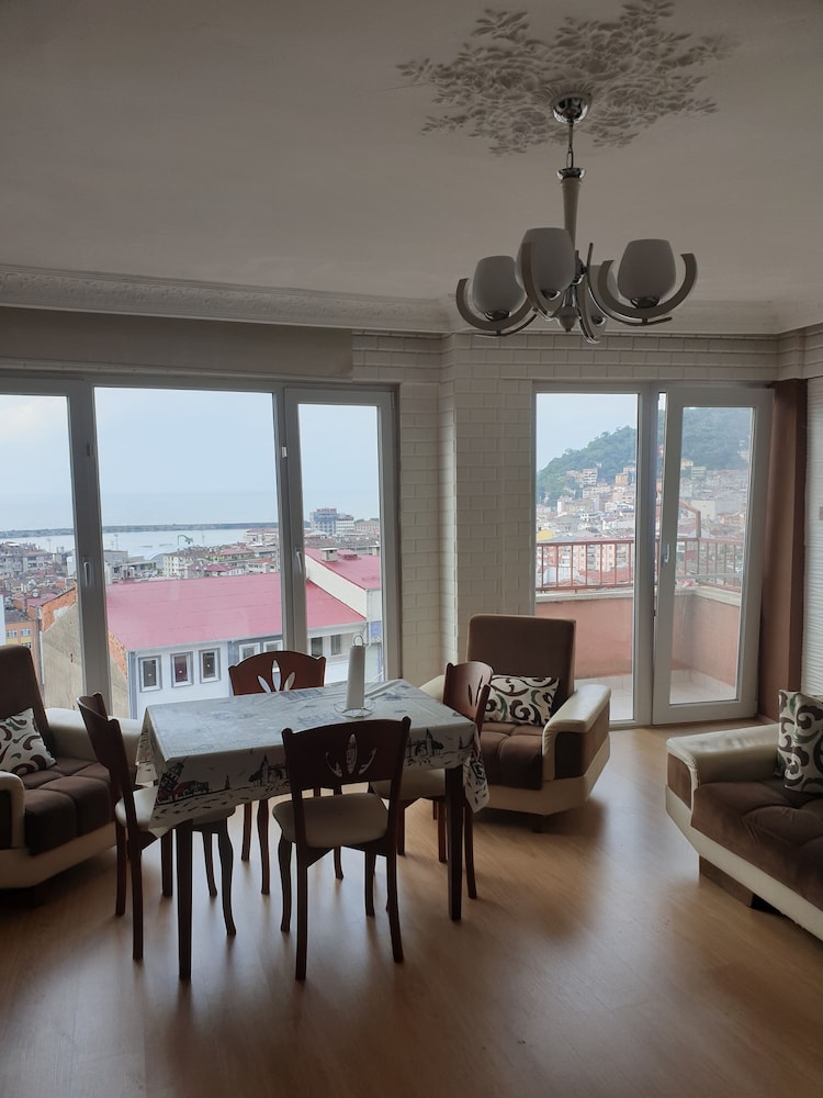 Apartment photo 2