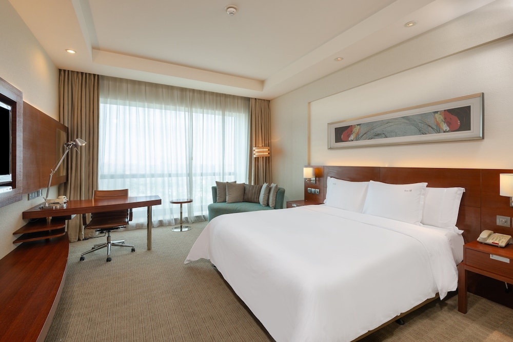 Room, 1 Queen Bed (Club Floor)