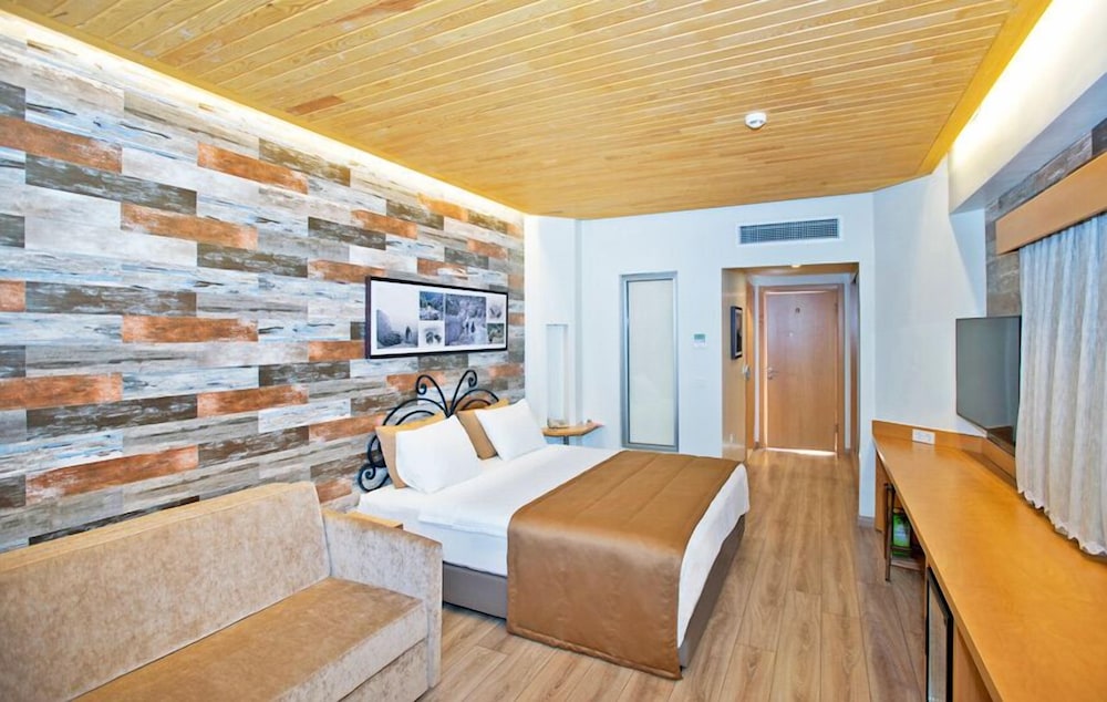 Deluxe Suite, Sea View photo 3