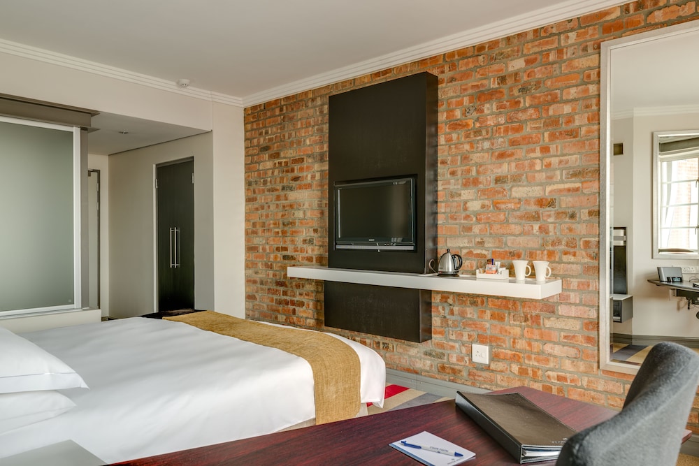 Standard Premium King or Twn Room - Photo 3