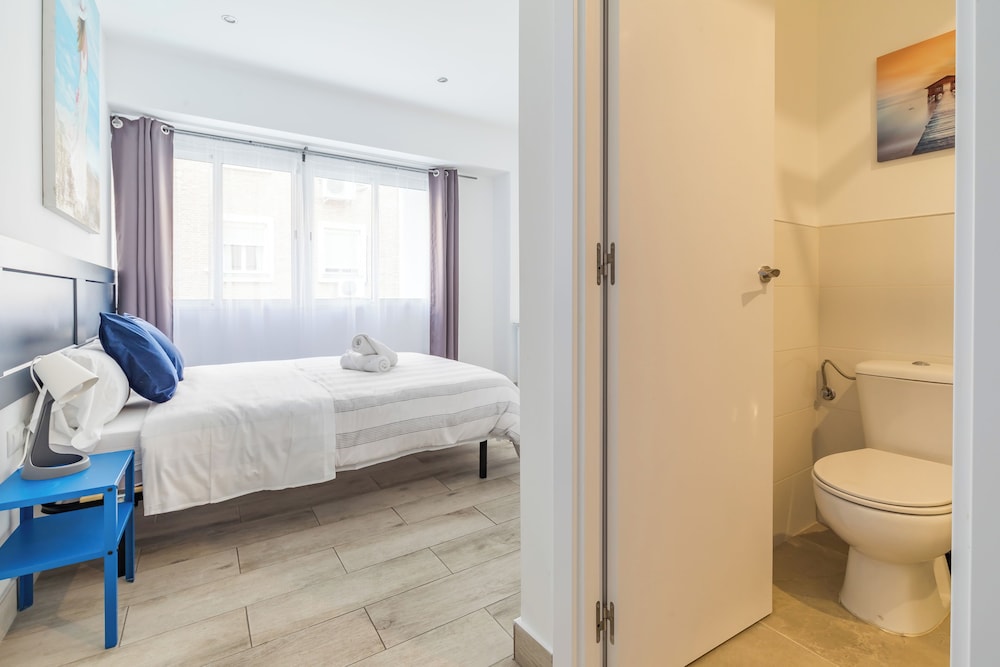 Basic Double Room, 1 Double Bed - Photo 19