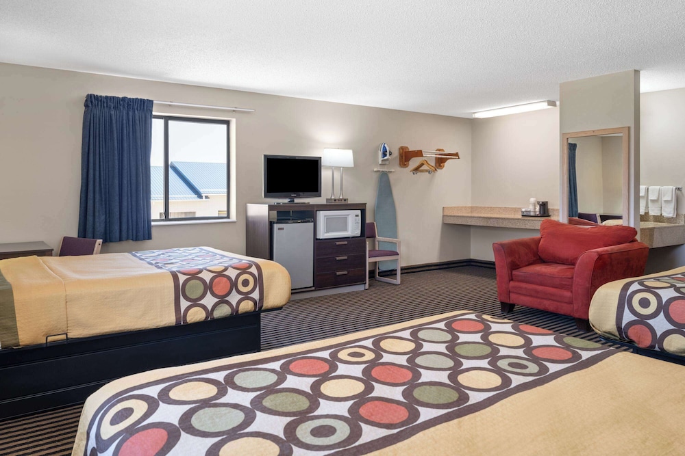 Room, Multiple Beds, Non Smoking - Photo 1