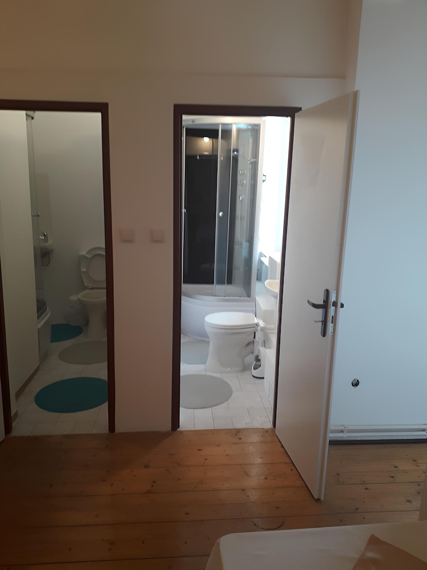 Double Room, Shared Bathroom photo 3
