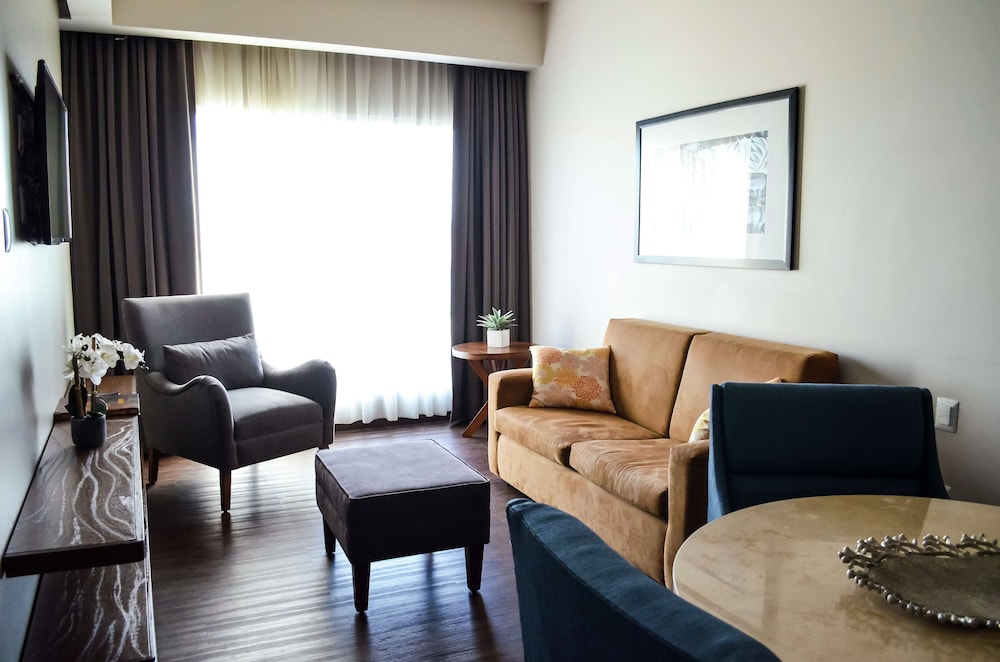 Suite, 2 Double Beds, Non Smoking, Refrigerator & Microwave (Wet Bar) photo 1