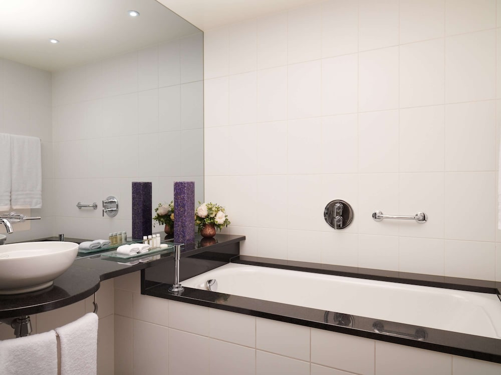 Fairmont Rose Garden Suite - Photo 2