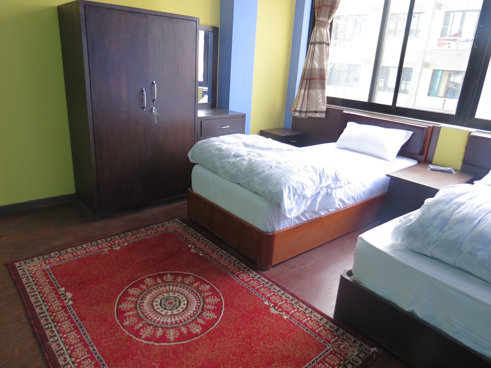 Deluxe Triple Room, Multiple Beds, Smoking