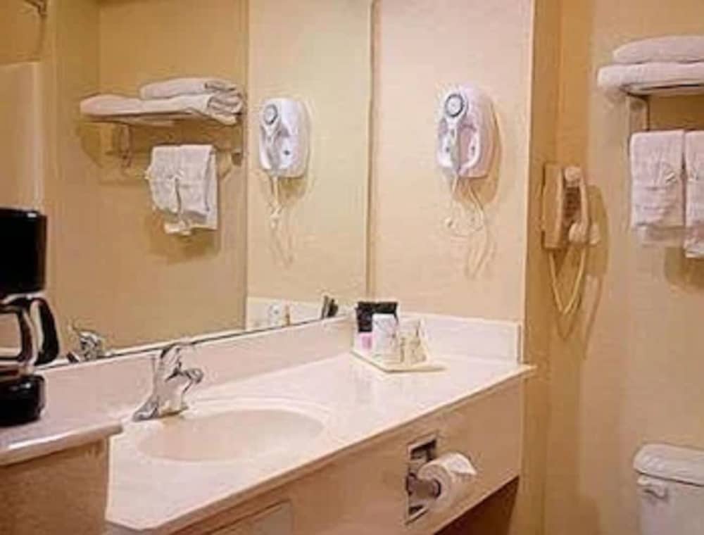 Deluxe Room, 1 King Bed, Non Smoking - Photo 1