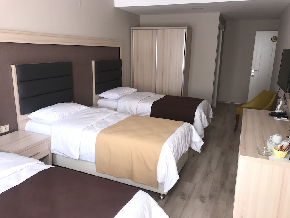 Standard Double or Twin Room - Photo 7