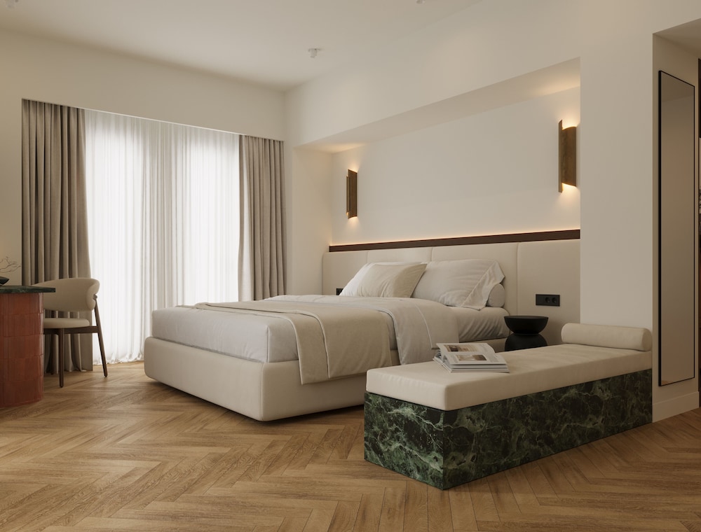 Elegant Room with City View