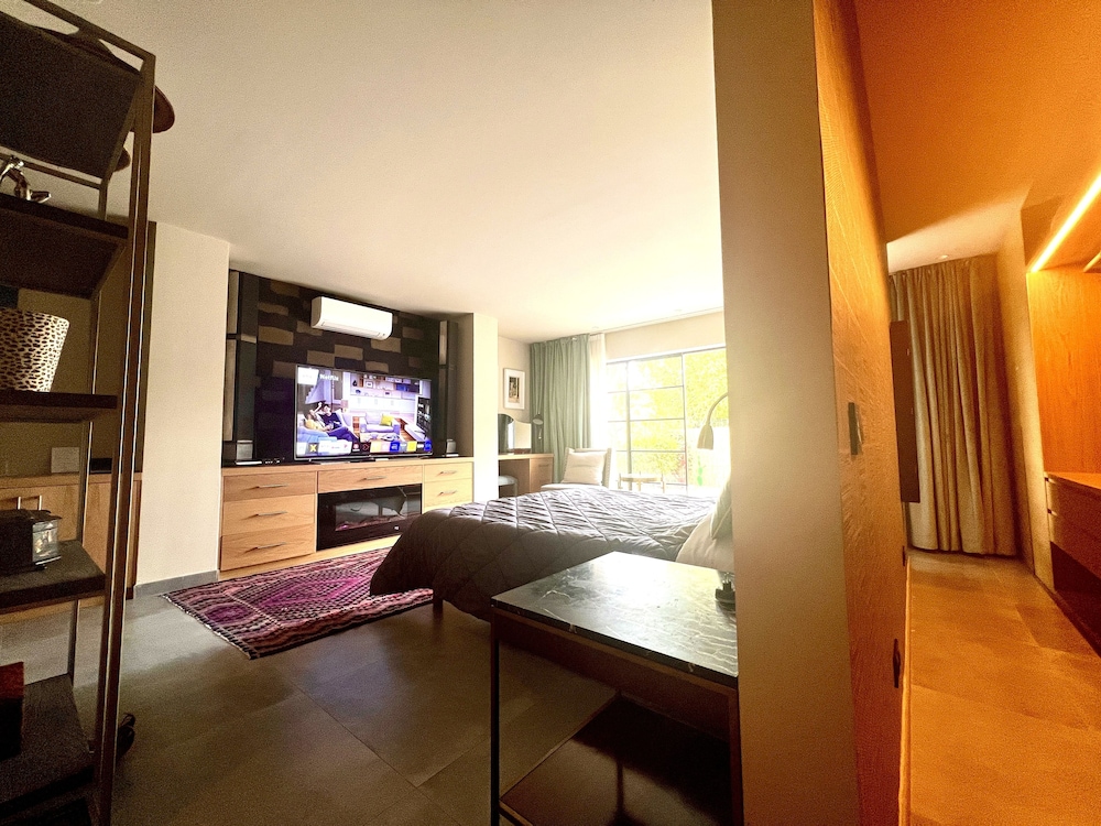 Garden suite