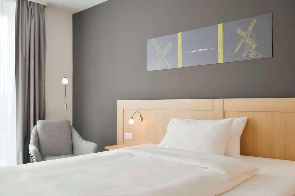 Standard Room, 1 Queen Bed - Photo 6