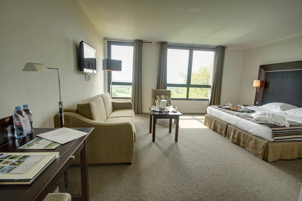 Junior Suite, 1 King Bed, Golf View Junior Suite, 1 King Bed, Golf View