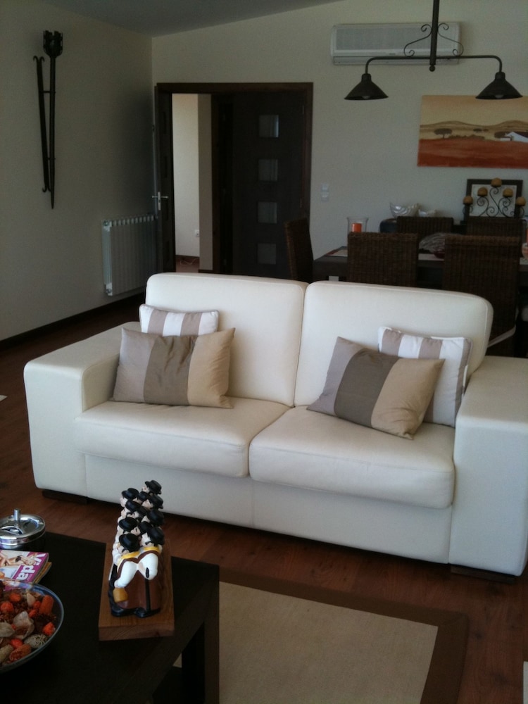 House, 4 Bedrooms, Non Smoking, Pool View photo 2