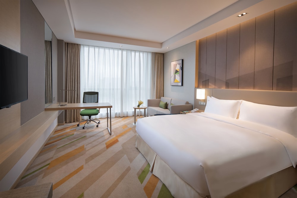 Standard Room (Mid Floor) photo 3