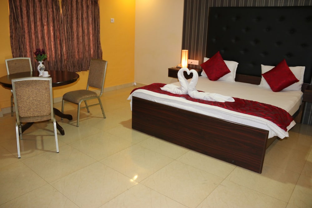 Business Suite photo 2