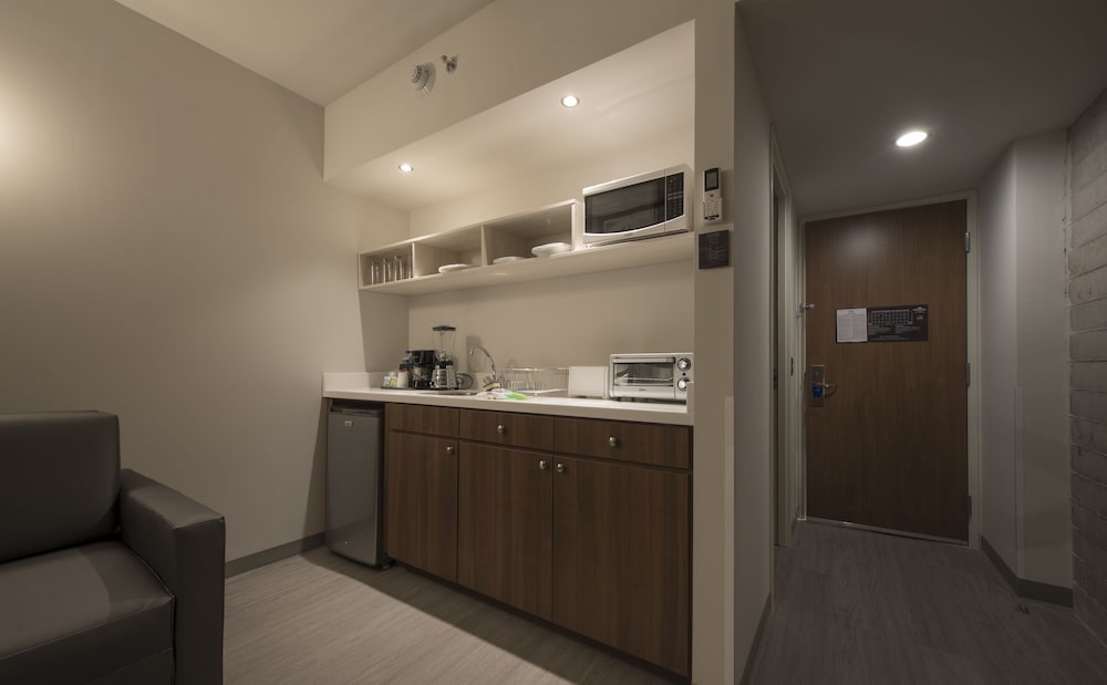 Suite, 1 King Bed, Non Smoking - Photo 4