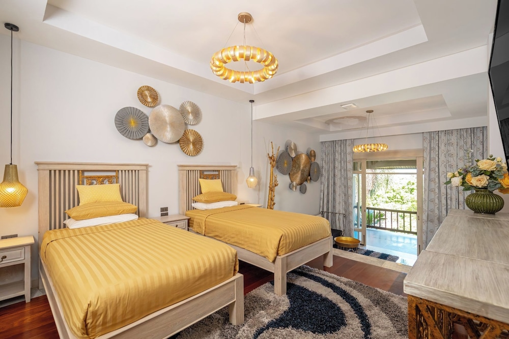 Deluxe Twin Suite with Seaview photo 1