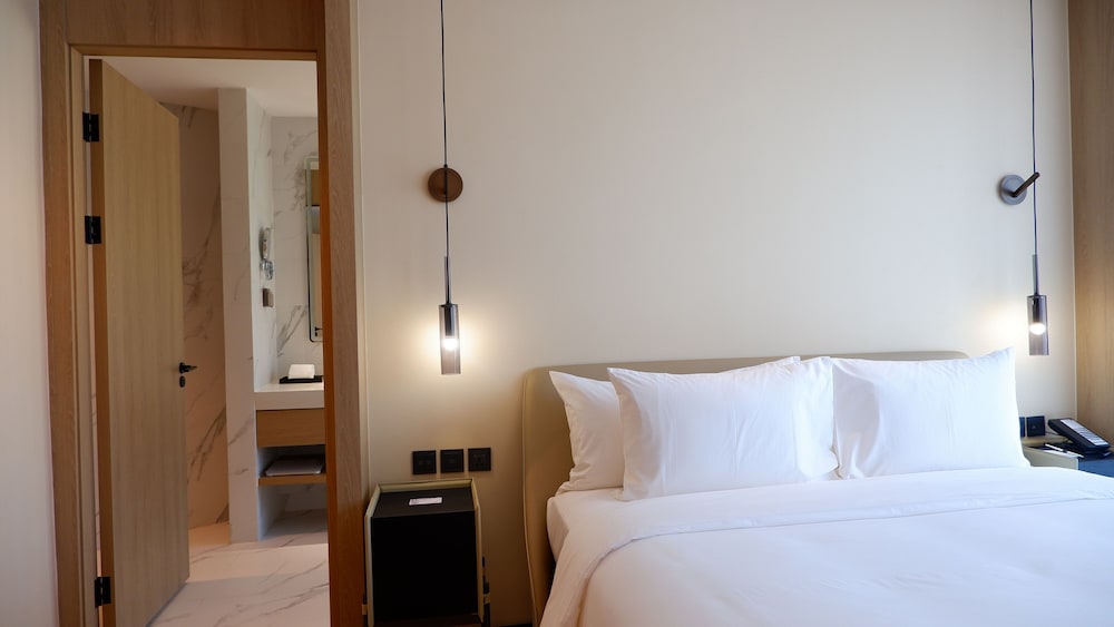 One Bedroom Suite - Photo 3