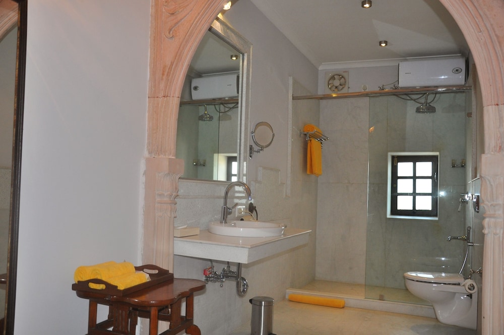 Royal Suite with Terrace - Photo 11