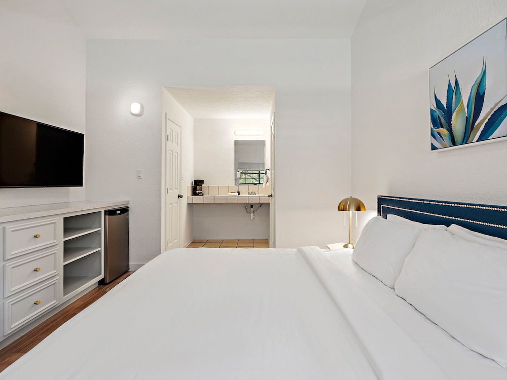 Deluxe Room, 1 Bedroom photo 3
