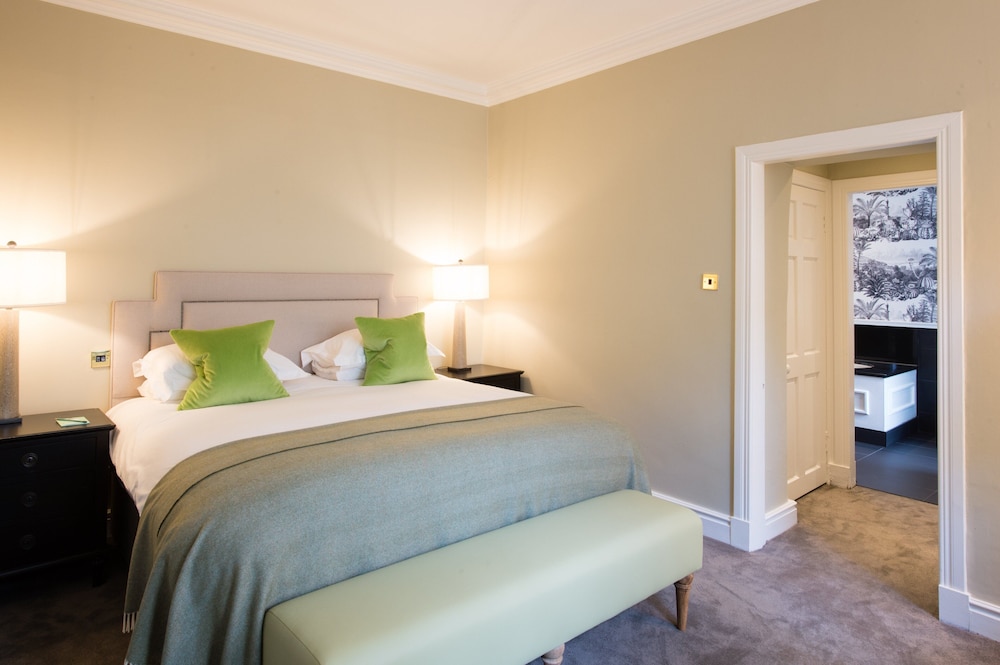 Suite - Photo 5