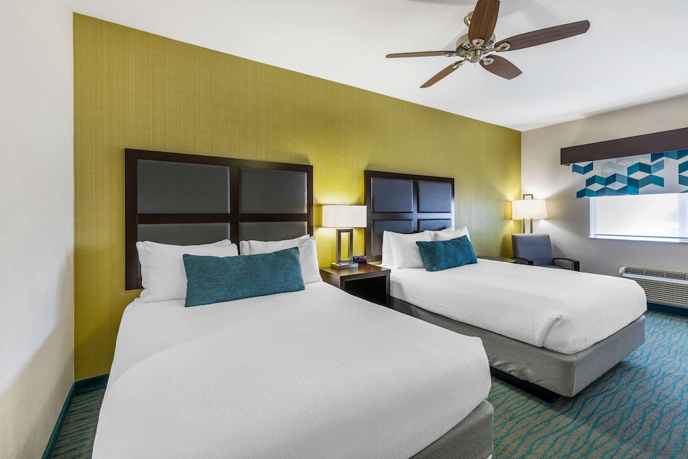 Standard Room, 2 Queen Beds, Accessible, Bathtub photo 2