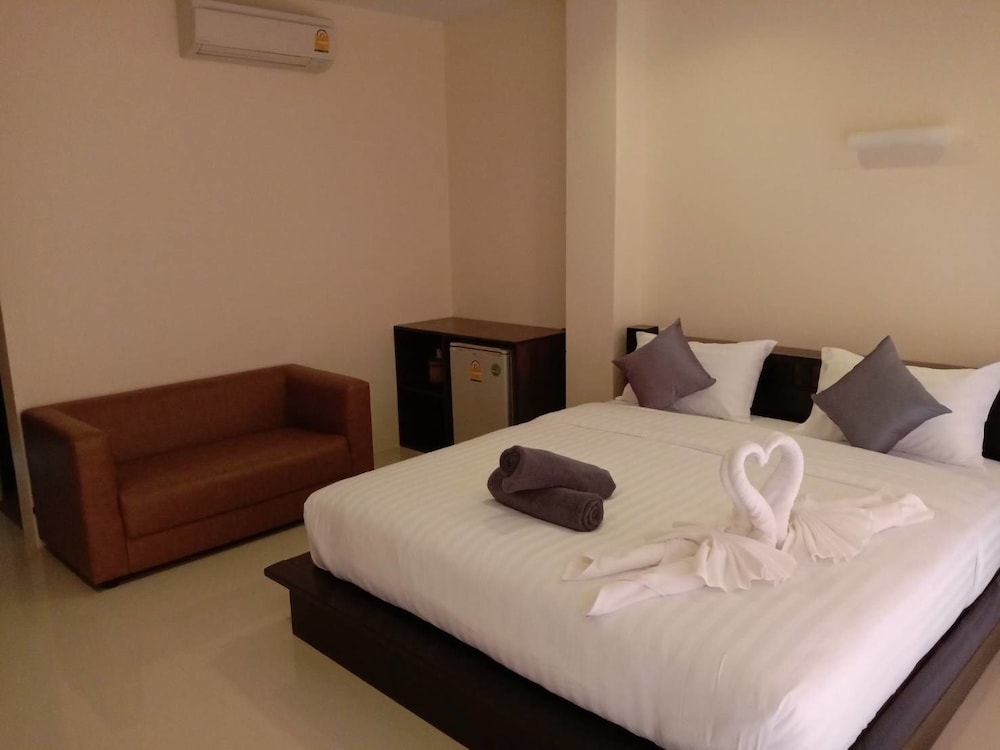 Double Room, 1 King Bed, Balcony - Photo 1