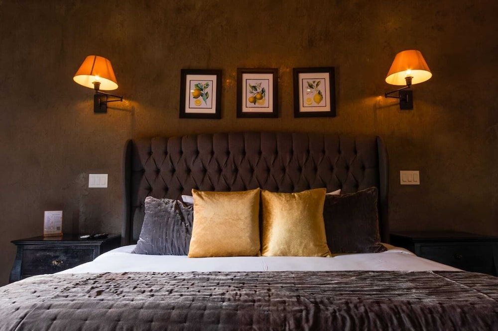 Presidential Double Room, 1 King Bed, Fireplace, VILLA FRANCA photo 3