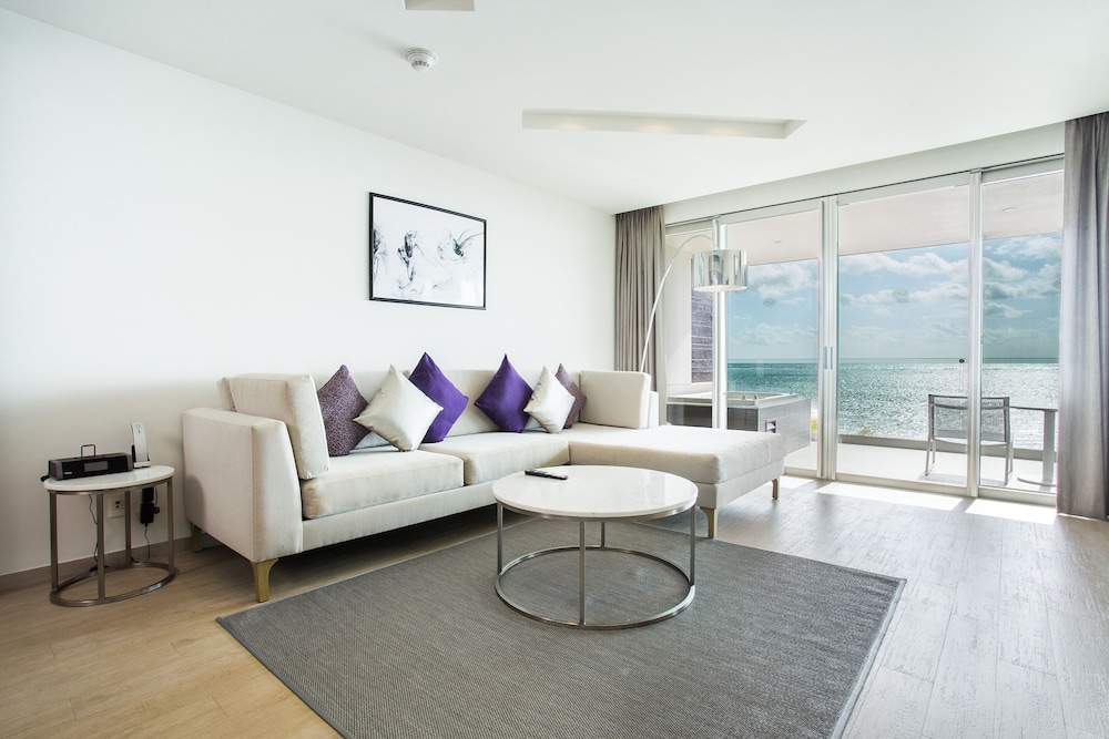 Preferred Club Master Suite Ocean Front King - Photo 6