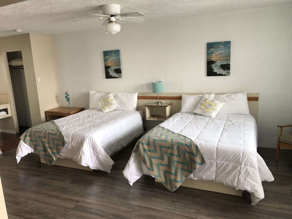 Family Room, 1 Bedroom, River View photo 2