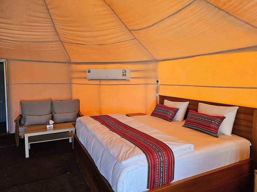 Premium Tent photo 3