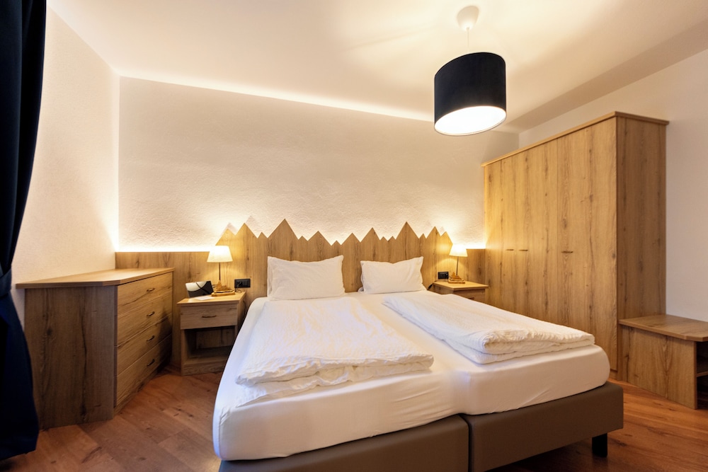 Mountain Twin Double Room photo 2
