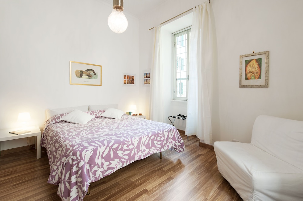 Economy Triple Room, 1 Bedroom, Private Bathroom photo 3