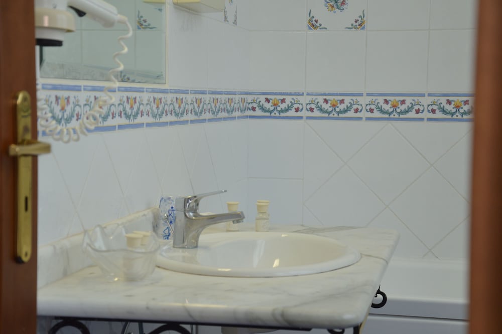 Superior Double or Twin Room, Sea View photo 2