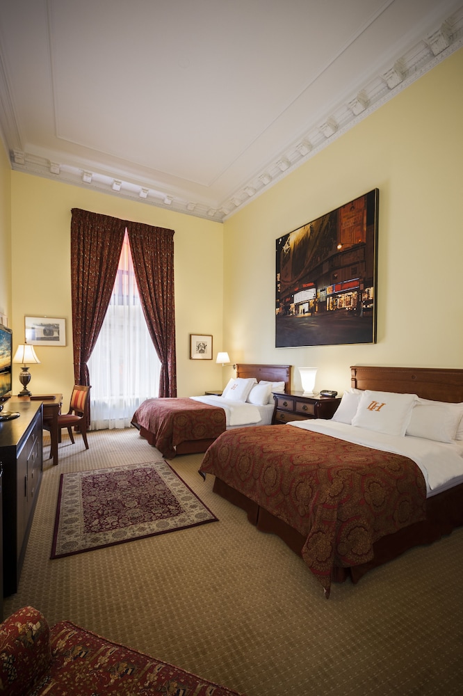 Superior Room, 2 Queen Beds - Photo 4