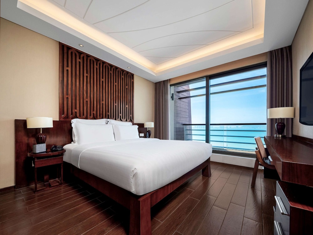 Executive Suite, 1 King Bed - Photo 1