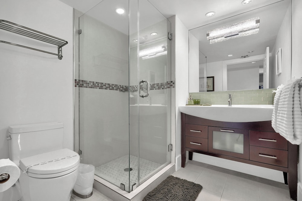Comfort Condo, Multiple Beds, Kitchen photo 3